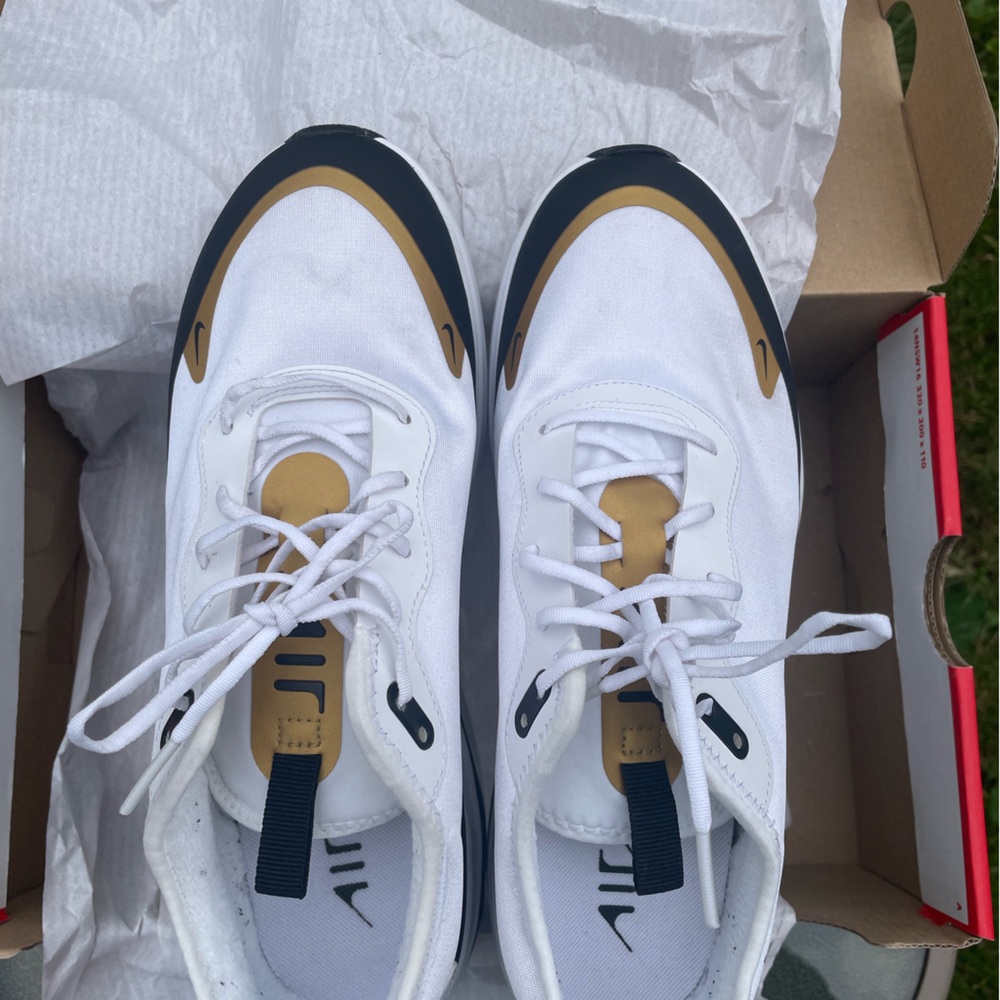Women Nike air DIA SE